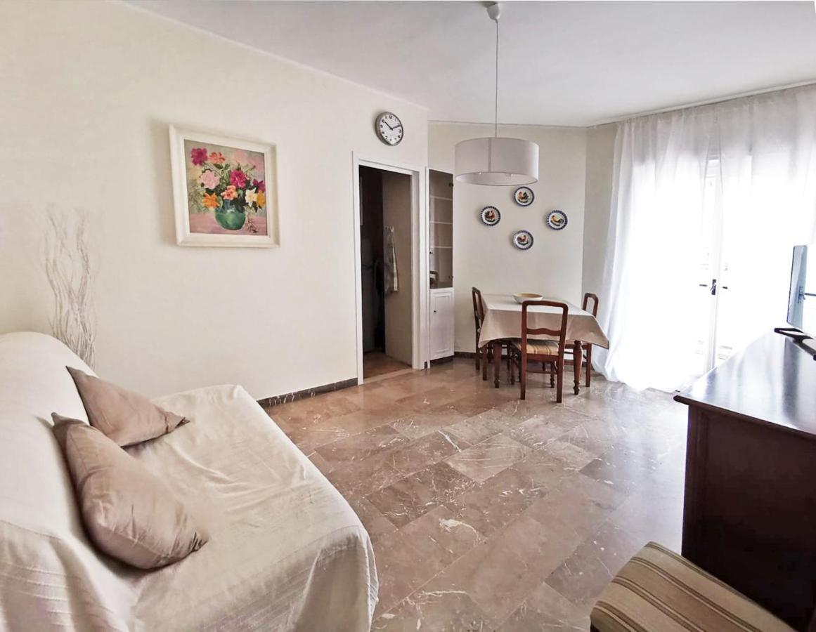 Casa Margherita, Centrale A Due Passi Dal Mare Бордихера Екстериор снимка