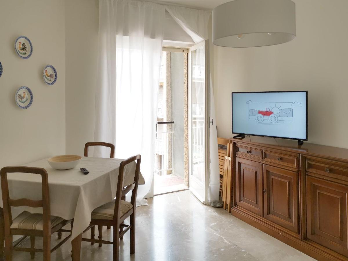 Casa Margherita, Centrale A Due Passi Dal Mare Бордихера Екстериор снимка